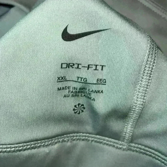 Nike Dri-Fit plus size sports bra - Picture 3 of 3